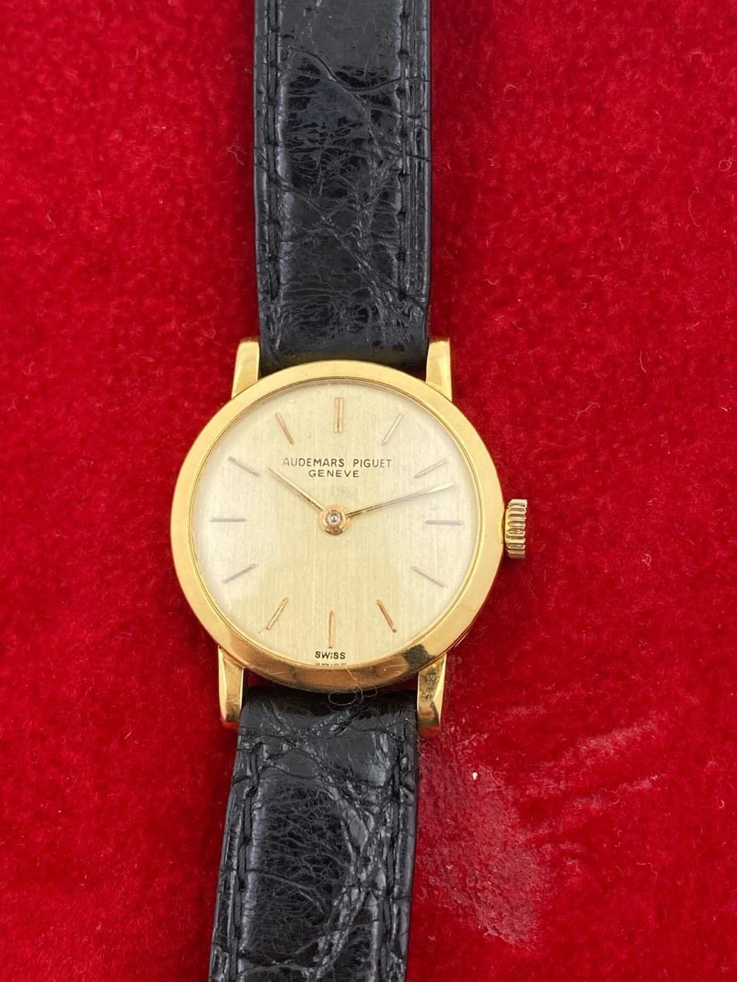 Audemars Piguet Vintage Ladies’ Watch (yellow gold)