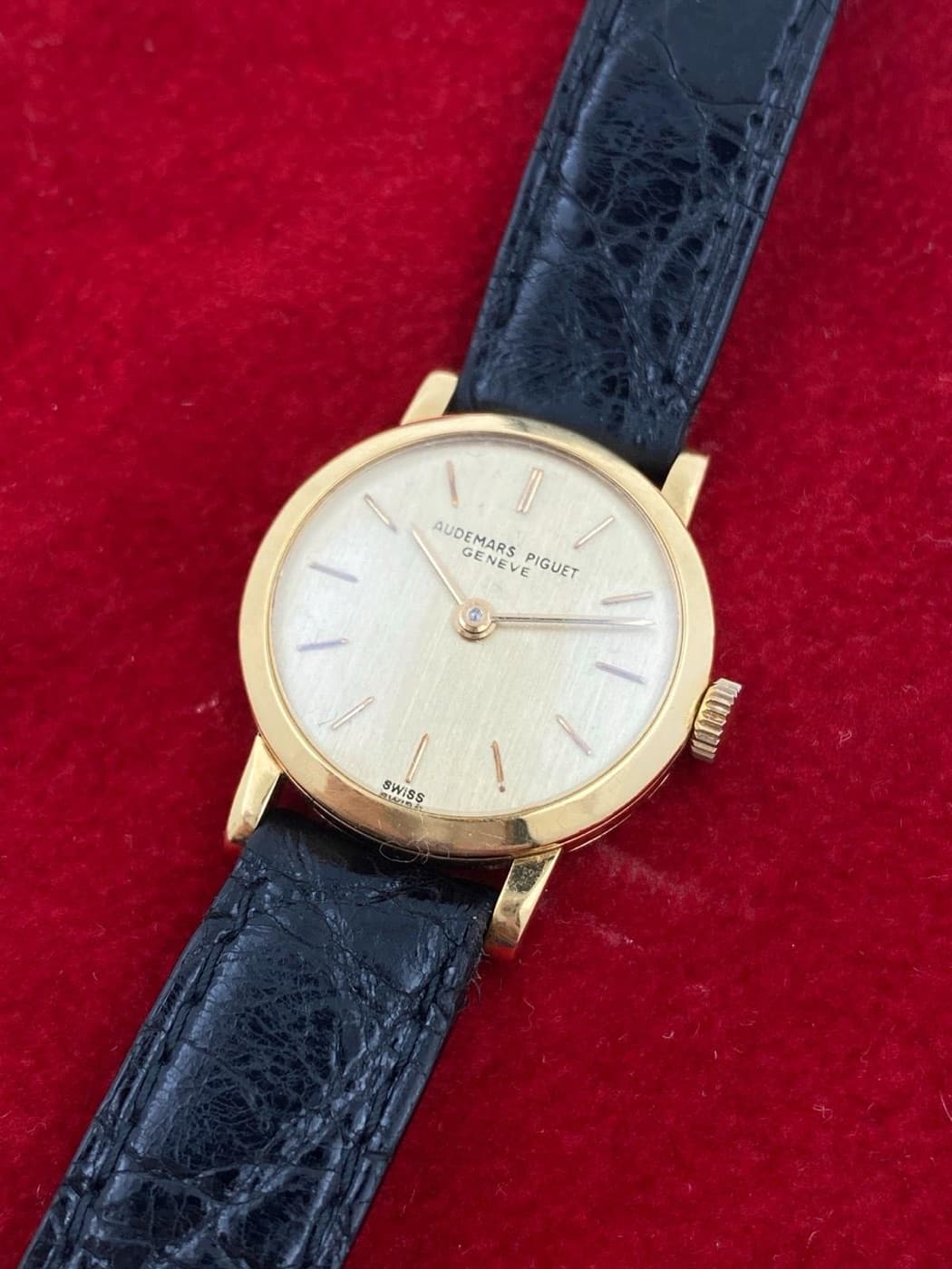 Audemars Piguet Vintage Damenuhr (Gelbgold) – Ansicht 2