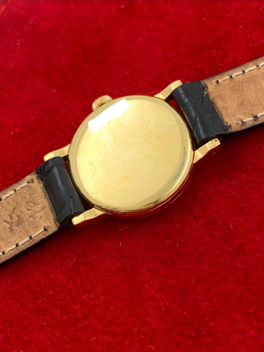 Audemars Piguet Vintage Ladies’ Watch (yellow gold) – View 9