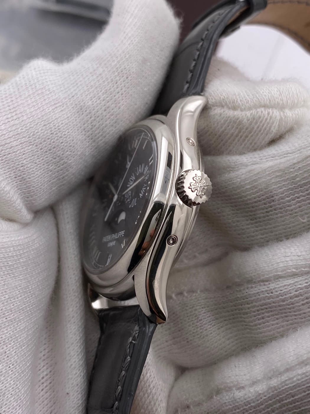 Patek Philippe Annual Calendar – View 3