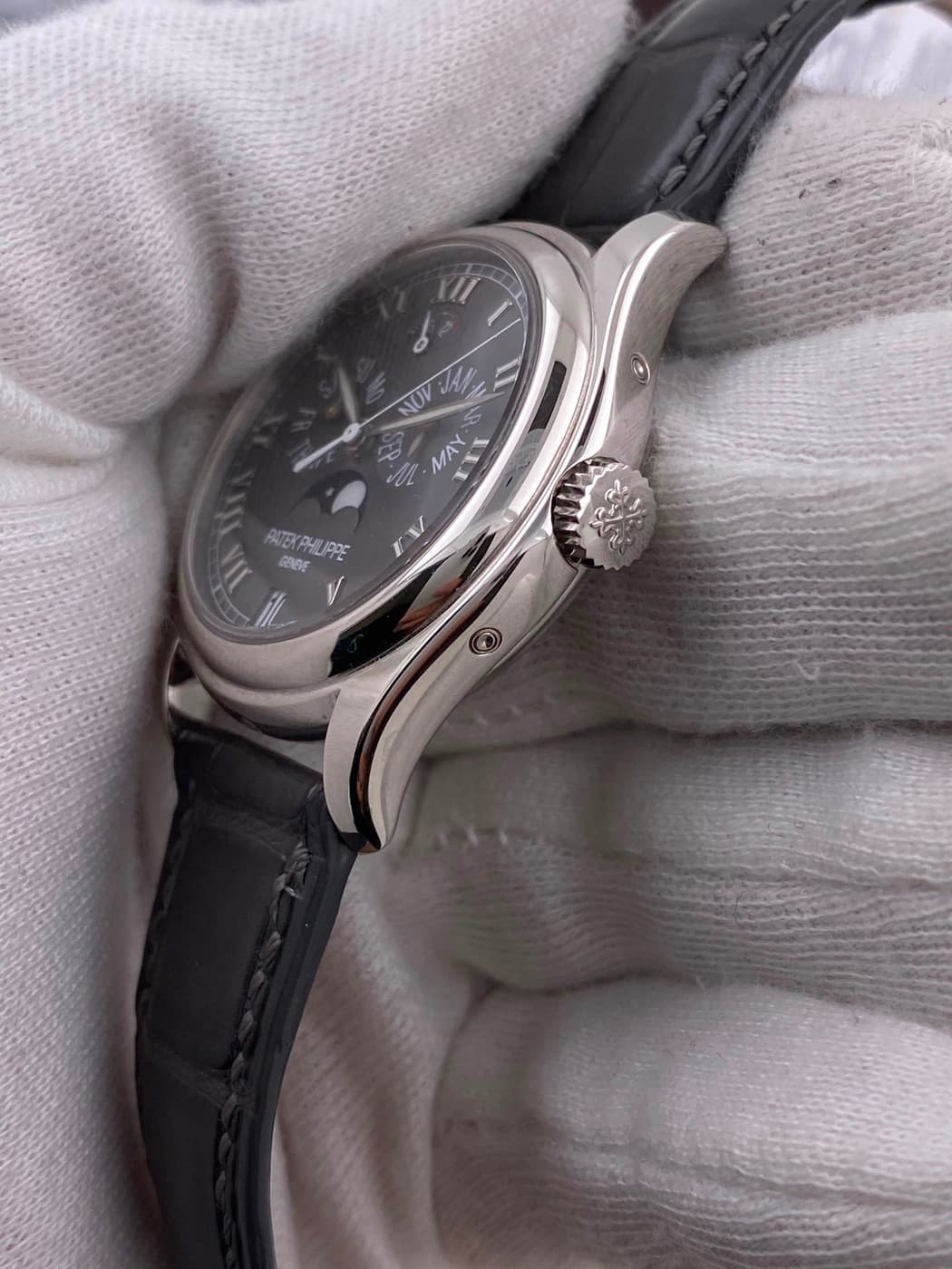 Patek Philippe Annual Calendar – View 4