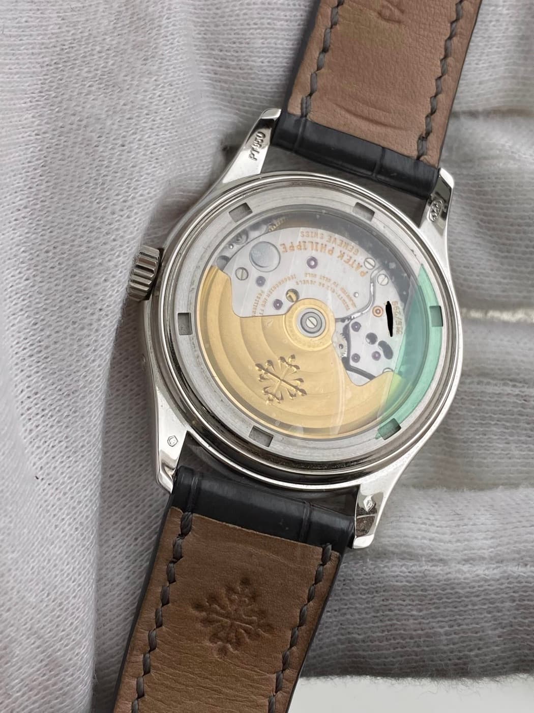 Patek Philippe Annual Calendar – View 5