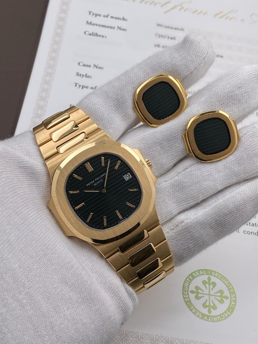 Patek Philippe Nautilus “Jumbo” with Cufflinks