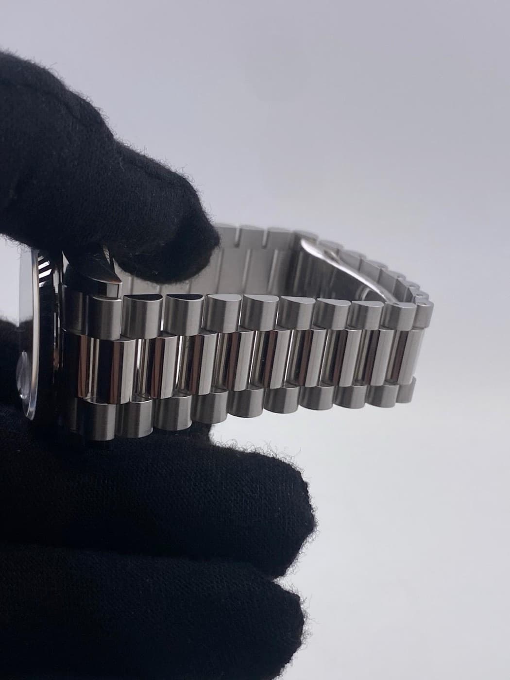Rolex Day-Date 36 “Ice Blue” Platinum (6/2024) – View 12