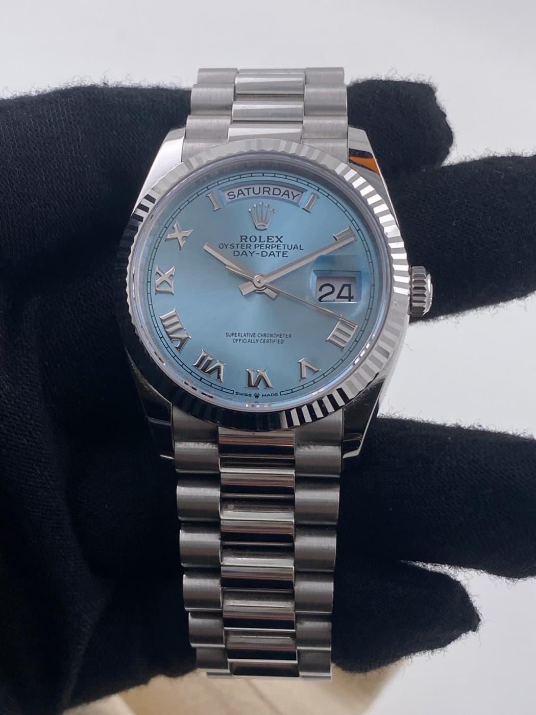 Rolex Day-Date 36 “Ice Blue” Platinum (6/2024) – View 3